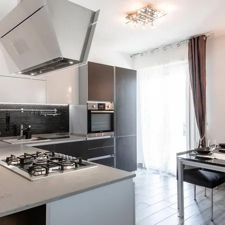 Apartment NEW LUXURY APPARTAMENTO 50 mt DAL MARE Rimini