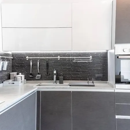 NEW LUXURY APPARTAMENTO 50 mt DAL MARE Apartment