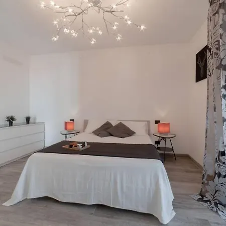 NEW LUXURY APPARTAMENTO 50 mt DAL MARE Apartment