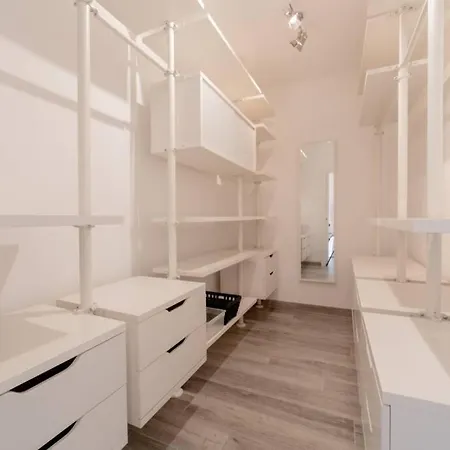 Apartment NEW LUXURY APPARTAMENTO 50 mt DAL MARE Rimini