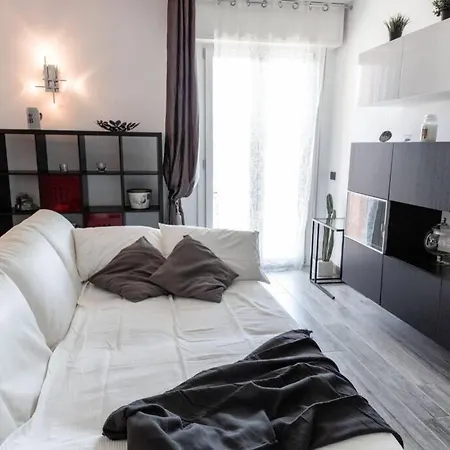 NEW LUXURY APPARTAMENTO 50 mt DAL MARE Apartment *