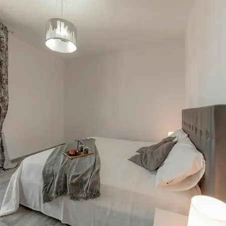 Apartment NEW LUXURY APPARTAMENTO 50 mt DAL MARE *